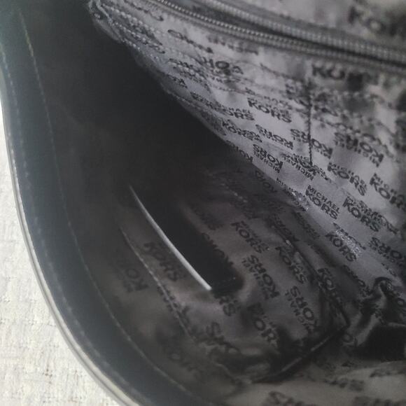 Michael Kors Black Clutch with Glossy Finish Shoulder Bag - Picture 12 of 13